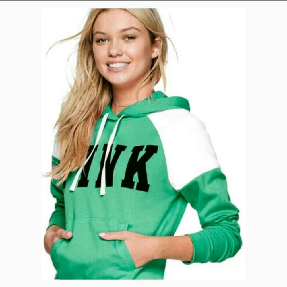 🎀SOLD! On Ⓜ🎀HTF! New! VS PINK Crossover Hoodie☺❤